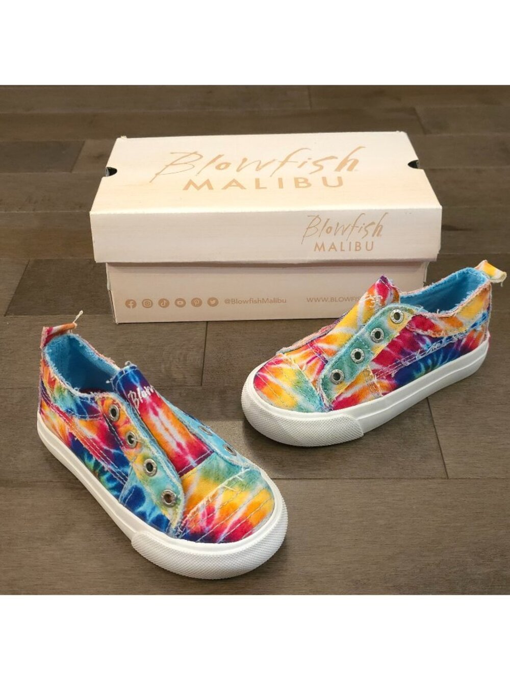 New Blowfish Malibu Kids Size 8 Tie Dye Slip On Sneakers Canvas Shoes